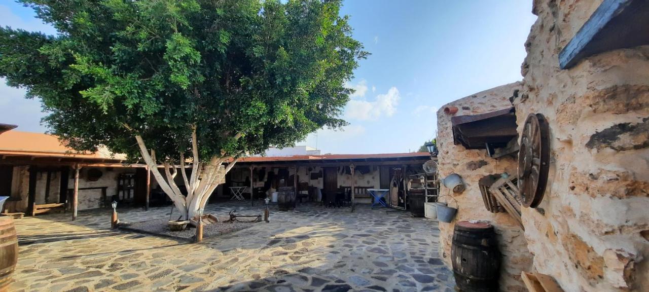 Agroturismo La Gayria Тискаманита Экстерьер фото