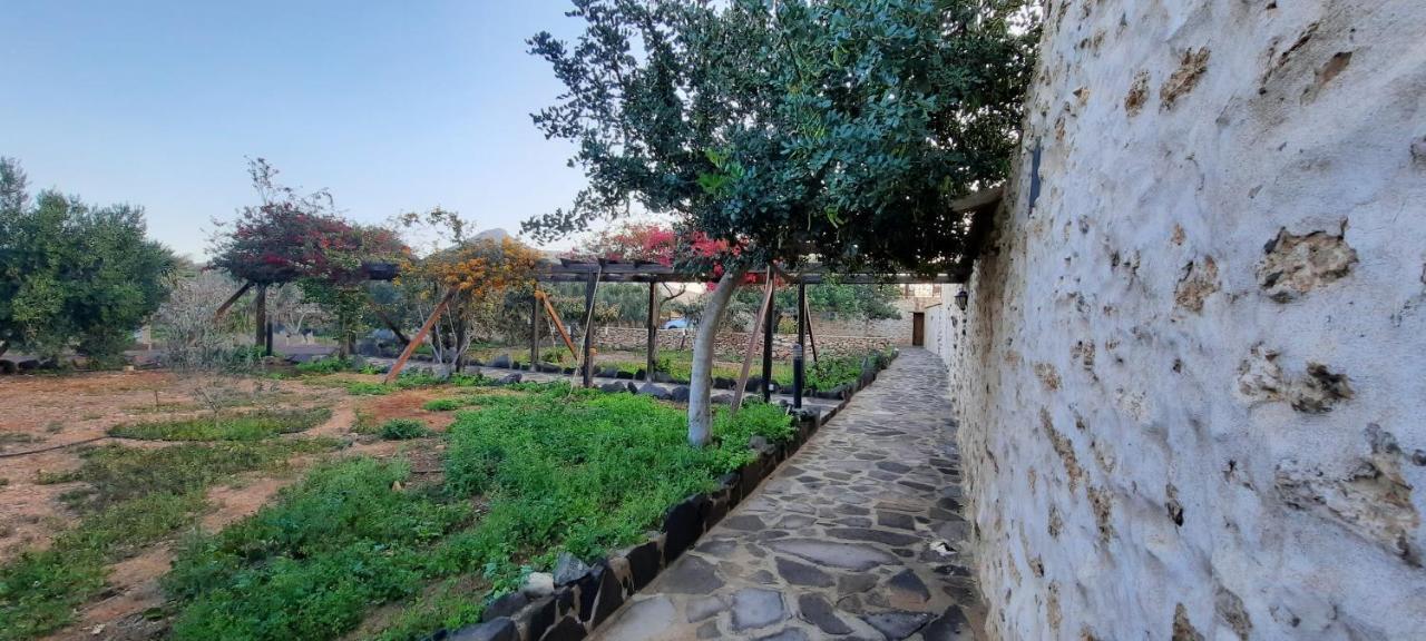 Agroturismo La Gayria Тискаманита Экстерьер фото