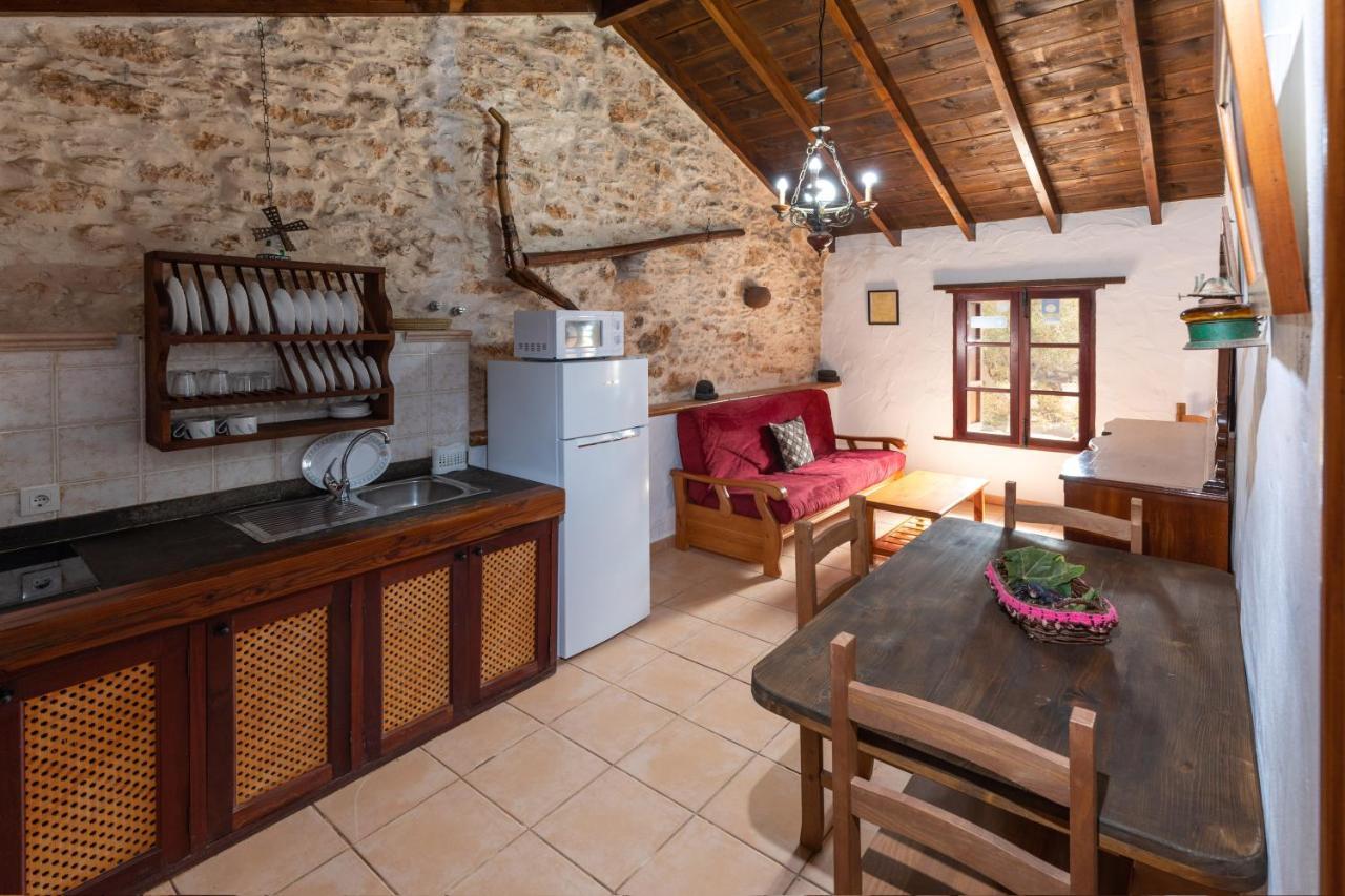 Agroturismo La Gayria Тискаманита Экстерьер фото